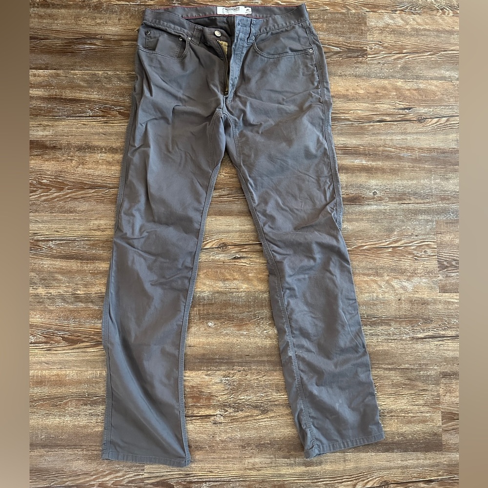Slim fit Mountain Khakis (33x34)